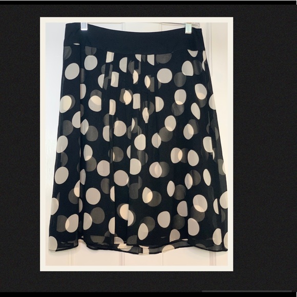 Ann Taylor Black Crepe Silk Skirt with Cream Polkadots - Picture 2 of 3